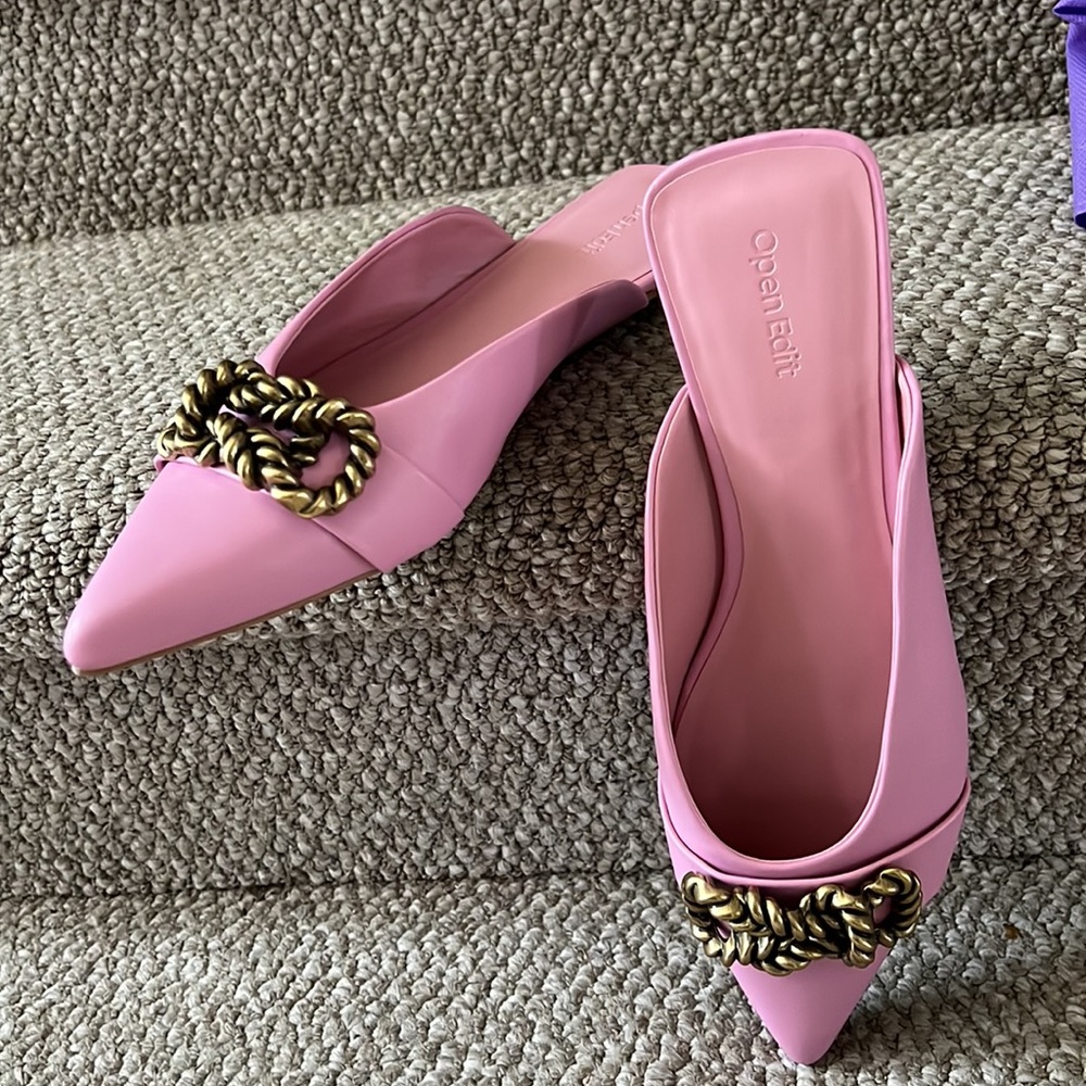 Color me impressed in a bright, pointed Open Edit mules! - Picture 6 of 10